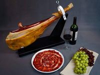 Đùi heo muối Tây Ban Nha đang "làm mưa làm gió" trên cõi mạng, Shark Hưng tuyên bố "của hiếm" mà tràn lan trên thị trường, phân biệt thế nào?