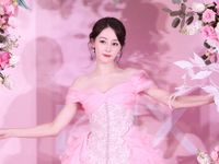 Địch Lệ Nhiệt Ba liên tục diện haute couture trong năm 2024