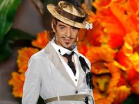 Con đường hồi phục danh tiếng của NTK thiên tài John Galliano