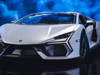 Siêu xe hybrid đầu tiên của Lamborghini lộ ảnh đã về Việt Nam, Minh "Nhựa" phấn khởi hẳn ra
