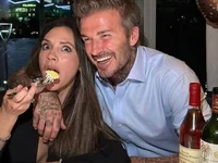 Sinh nhật bà xã tuổi 50, David Beckham thuê chuyên cơ đưa cả gia đình đến Pháp tổ chức