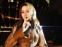 Thiều Bảo Trang comeback cùng 4 nghệ sĩ Vpop