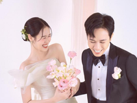 Anh Đức thông báo ngày cưới mới nhất với bà xã 9x