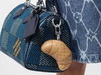 Hài hước như Louis Vuitton với BST charm hình thù độc đáo, từ bánh sừng bò đến đàn guitar