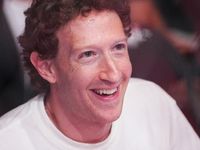 Mark Zuckerberg diện 3 đồng hồ xa xỉ chỉ với 1 áo phông trắng