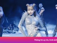 Lisa mặc sexy, làm bùng nổ sân khấu ở Mỹ