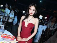 Chiếc váy 'cứu' Jennie khỏi loạt ồn ào mặc hớ hênh