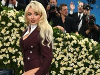 Mốt không quần đổ bộ Met Gala