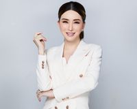 Doanh nhân chuyển giới Thái Lan mua lại Miss Universe với giá 20 triệu USD