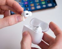 Tin vui cho các tín đồ công nghệ khi Apple sắp ra mắt AirPods giá rẻ