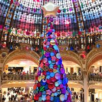 Lung linh sắc màu chợ Giáng sinh Paris