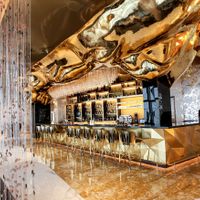 Bên trong nhà hàng dát vàng xa xỉ ở Dubai