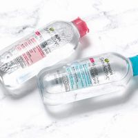 Tại sao nước tẩy trang Micellar Water lại đang trở thành sản phẩm làm sạch da mà ai cũng nên có?