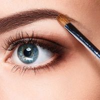 Hướng dẫn cho một đôi lông mày hoàn hảo từ 5 chuyên gia makeup hàng đầu