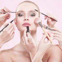 Có nên trang điểm khi nổi mụn? Những câu hỏi thường được google nhiều nhất về làn da nhạy cảm