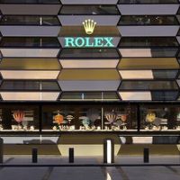 Có gì bên trong cửa hàng đồng hồ Rolex lớn nhất thế giới