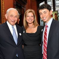 PX060_7984_9-Leslie-Wexner-with-his-wife-Abigail-Wexner-and-son-Harry-Wexner.jpg