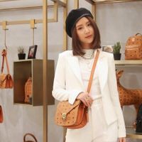 MCM "thả thính" những tín đồ thời trang bằng BST độc đáo