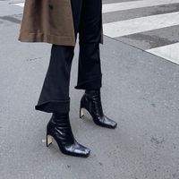 boots cổ cao mũi vuông