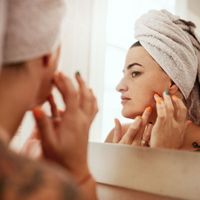 10 Cách làm hết thâm mụn nhanh nhất tại nhà