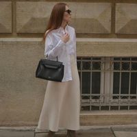 Váy công sở lụa trắng