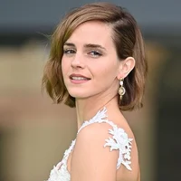 Emma Watson diện trang phục tái chế tại thảm đỏ lễ trao giải Earthshot Prize 2021