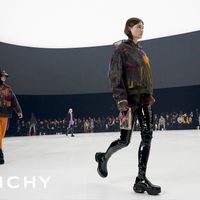 Givenchy Xuân Hè 2022: Phá vỡ giới hạn phong cách cá nhân