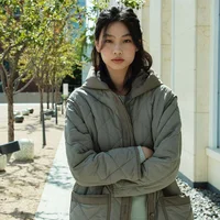 Áo phao hình quả trám được Jung Ho Yeon và Bella Harid lăng xê mùa thu đông