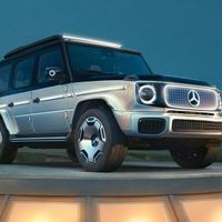 Mercedes Benz tham gia cuộc đua ô tô điện: Mercedes EQ "đẹp dịu dàng và thêm chói lóa"
