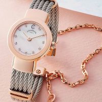 BST St-Tropez của Charriol đại diện cho một nghệ thuật sống khác biệt