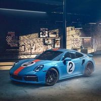 Khám phá chiếc Porsche 911 Turbo S với màu xanh cực độc mới về Việt Nam