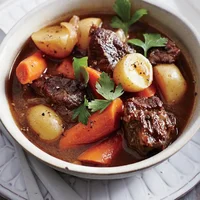 Bò hầm rượu vang thơm ngon đãi khách