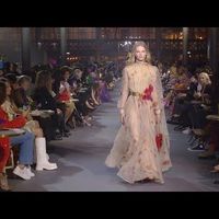 Bộ sưu tập mới cho mùa Xuân Hè 2022 của Valentino