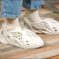 yeezy-foam-runner-brad-hall-1620965776166420005023.jpg