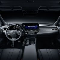 Bộ đôi Lexus ES và GX 2022 ra mắt khách hàng Việt Nam