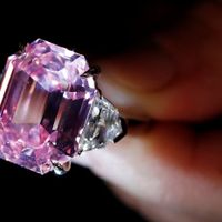 Pink Legacy - Viên kim cương hồng hiếm có trị giá 50 triệu USD