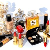 Chanel N5 Holiday 2021 - bộ sưu tập dành riêng cho mùa lễ hội nhân kỉ niệm đặc biệt của thương hiệu