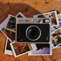 Fujifilm ra mắt dòng máy ảnh Instax Mini Evo Camera