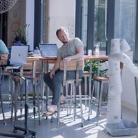 Google triển khai sử dụng robot thử nghiệm để dọn dẹp môi trường làm việc công sở