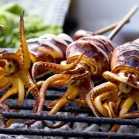 mực nướng là một trong những món ăn đường phố nhật bản phải thử