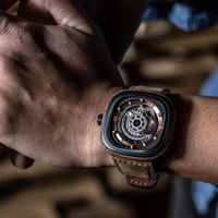 SEVENFRIDAY: Tự tin mọi lúc cùng PS2/01