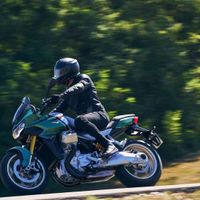 Moto Guzzi trình làng V100 Mandello 2021 tại triển lãm EICMA