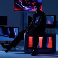 BST Xuân-Hè 2022 từ Christian Louboutin x LoubiFuture