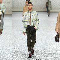 BST Dior Men Thu Đông 2022 từ NTK Kim Jones: Phong cách thập niên 50