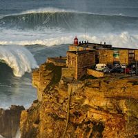Nazaré big Wave Surfing: Facts, videos, stories &amp; more