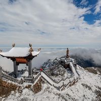 Du khách ùn ùn đặt tour Sa Pa, "ăn ngủ" trên đỉnh Fansipan chờ săn tuyết - 2