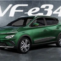 VinFast bàn giao lô xe ô tô điện VF e34 đầu tiên cho khách hàng