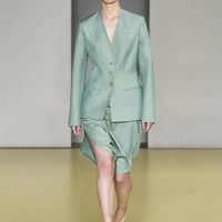 Salvatore Ferragamo BST Xuân Hè 2021 và bộ suit màu xanh