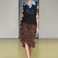 Salvatore Ferragamo BST Xuân Hè 2021 và trang phục làm từ lông vũ