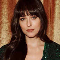 dakota johnson trong chiến dịch beloved của gucci